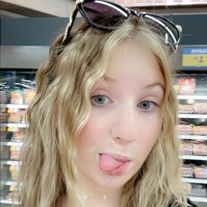 Meet your Posher, Lillian